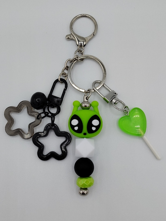 Moonlight Merch Accessories - Handcrafted Green Alien Bead Keychain/Bag Charm w/ Star Charms & Heart Lollipop